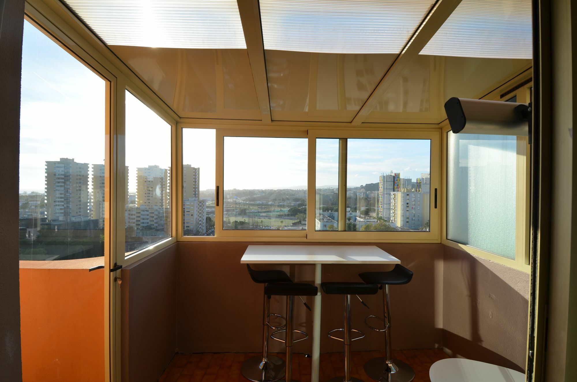 Appartement Rooftop 8 Personnes Grande Terrasse Avec Parking Quartier Aeroport Nice Luaran gambar