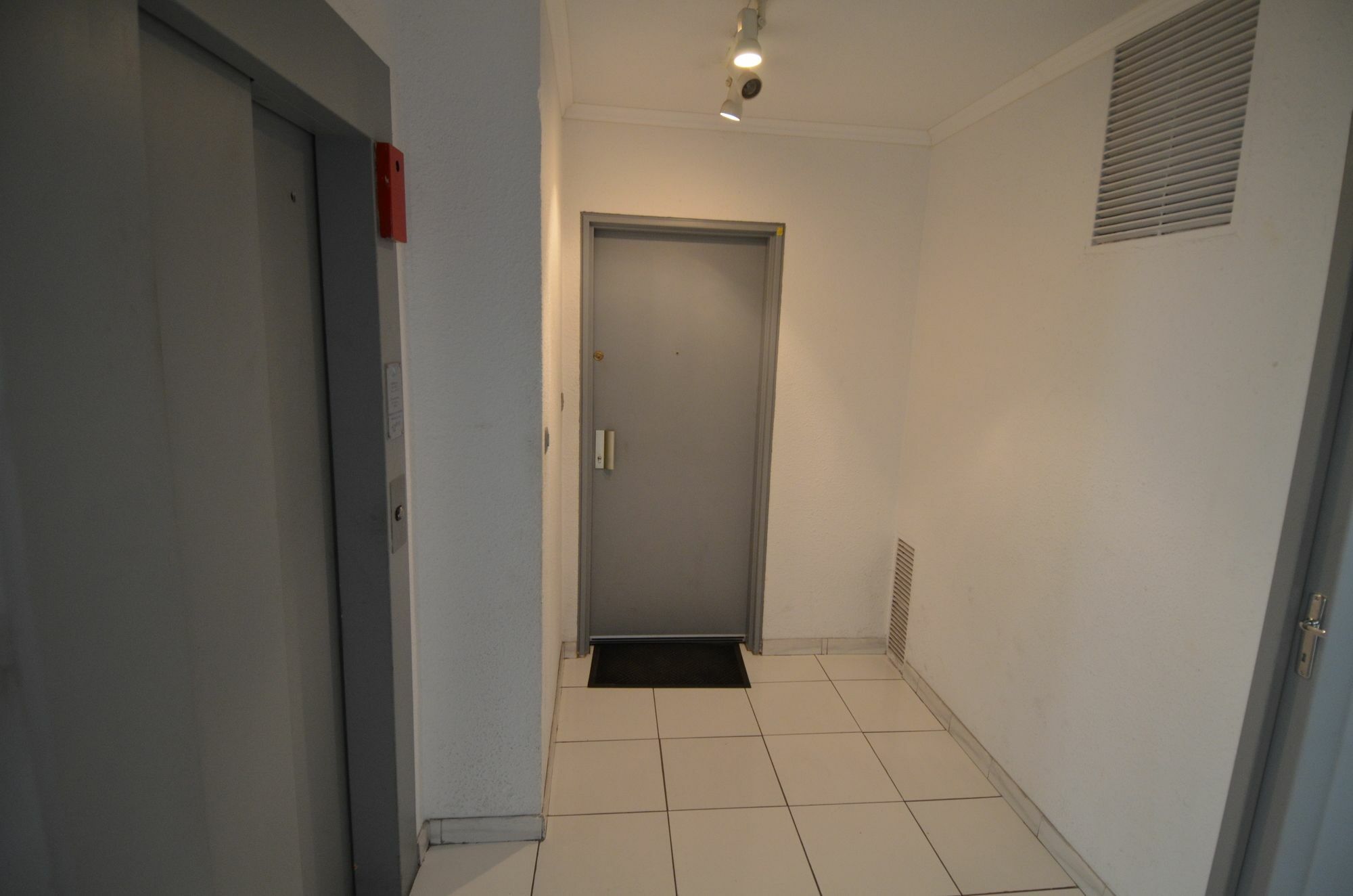 Appartement Rooftop 8 Personnes Grande Terrasse Avec Parking Quartier Aeroport Nice Luaran gambar